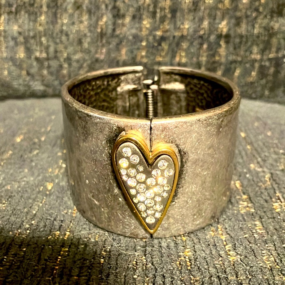 NWT Chicos chunky heart bracelet